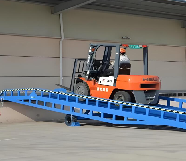 咸阳移动式卸货平台（叉车用）